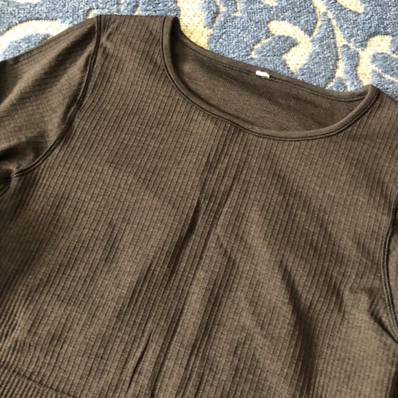 Lululemon ribbed long sleeve crop top - Picture 2 of 7